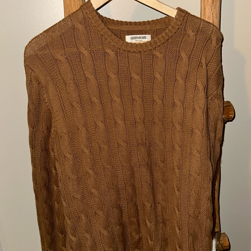 Brown cable knit fisherman’s sweater